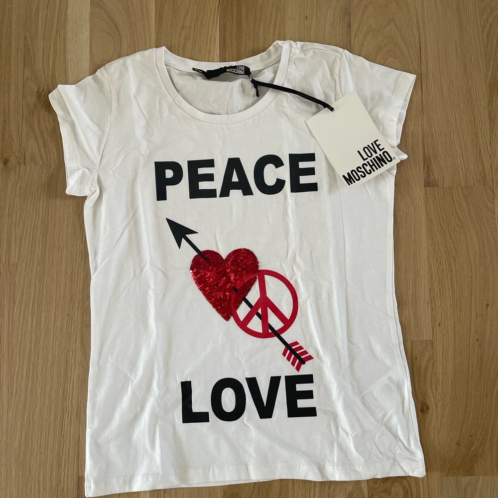New Love Moshino cotton t.shirt. From smoke, shoes and pet free home.